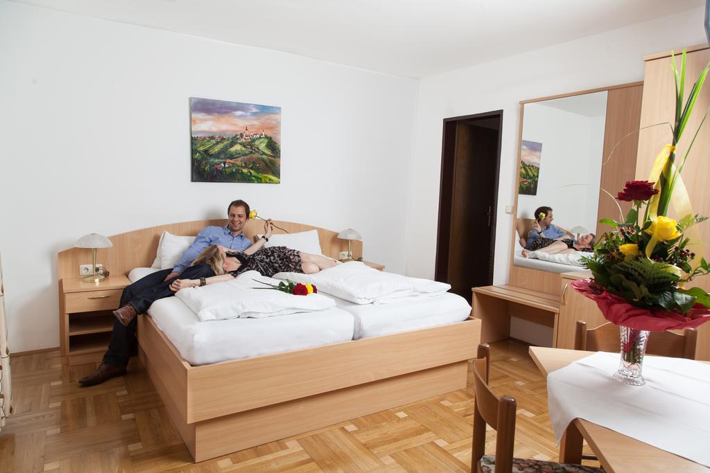 Gaestehaus Ferk - Fruehstueckspension, Bed & Breakfast Bad Radkersburg Quarto foto